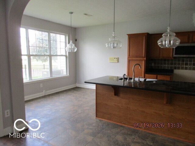 534 Greenwood Trace Drive, Whiteland, IN 46184