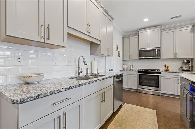 916 Westmoreland Circle NW, Atlanta, GA 30318