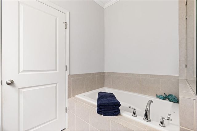 916 Westmoreland Circle NW, Atlanta, GA 30318