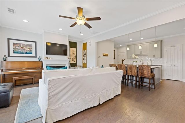 916 Westmoreland Circle NW, Atlanta, GA 30318