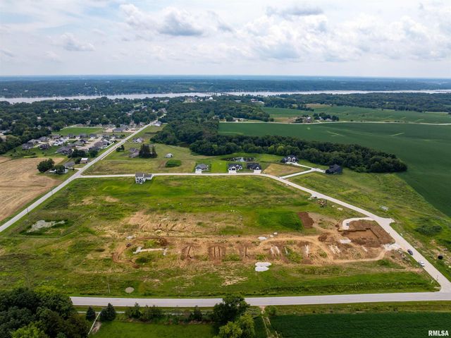 4 FRANK Court, Le Claire, IA 52753