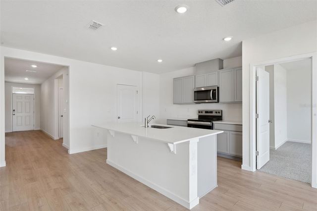 6726 SCRUB HICKORY AVENUE, Apopka, FL 32712