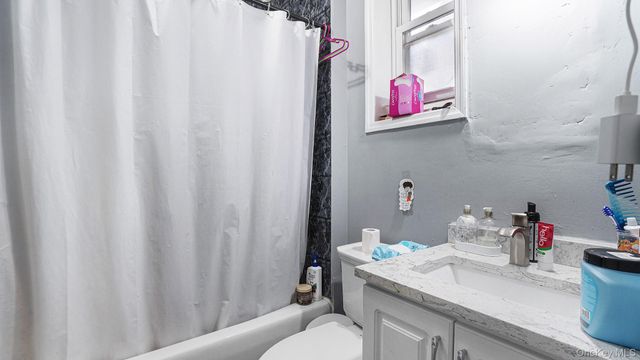 9520 127th Street, Richmond Hill, NY 11419