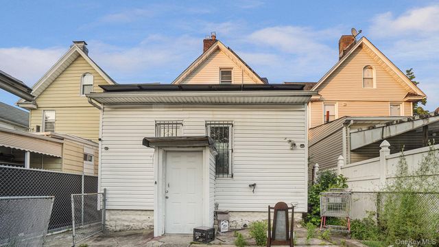9520 127th Street, Richmond Hill, NY 11419