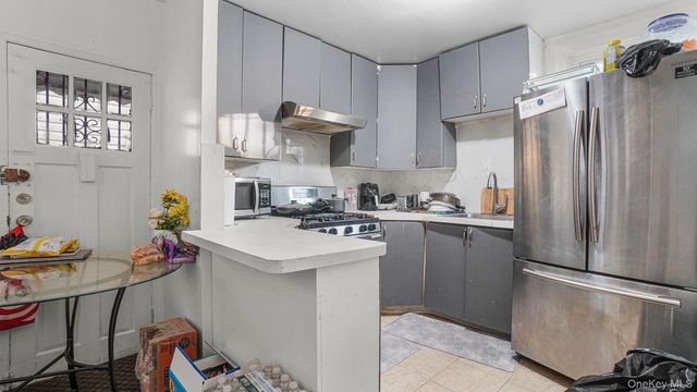 9520 127th Street, Richmond Hill, NY 11419