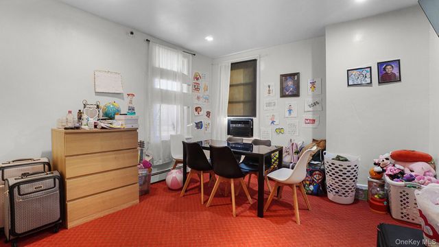 9520 127th Street, Richmond Hill, NY 11419