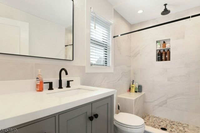 15 Starboard Ct, Brick Twp., NJ 08723