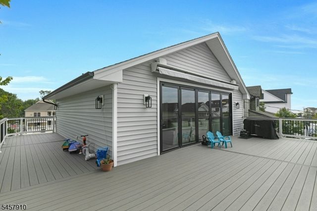 15 Starboard Ct, Brick Twp., NJ 08723