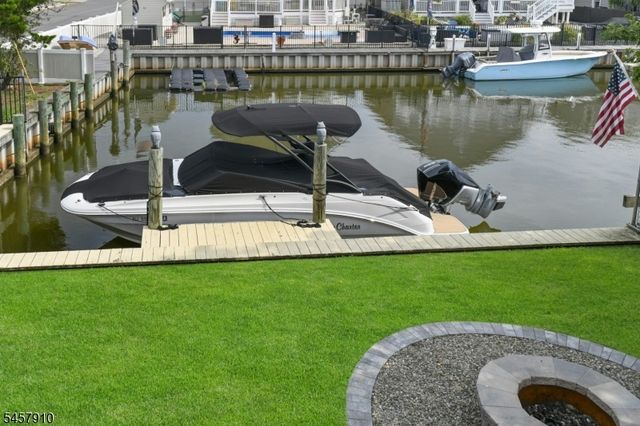 15 Starboard Ct, Brick Twp., NJ 08723