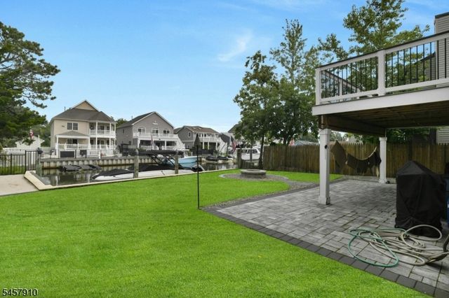 15 Starboard Ct, Brick Twp., NJ 08723