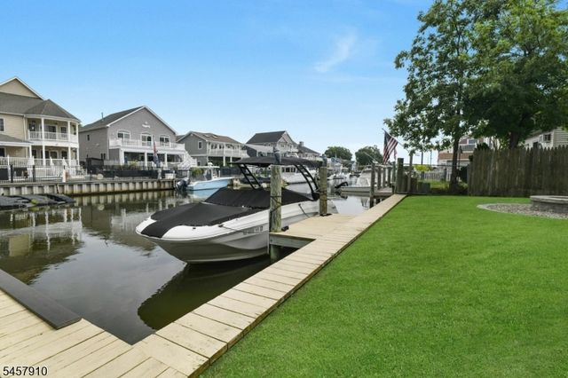 15 Starboard Ct, Brick Twp., NJ 08723