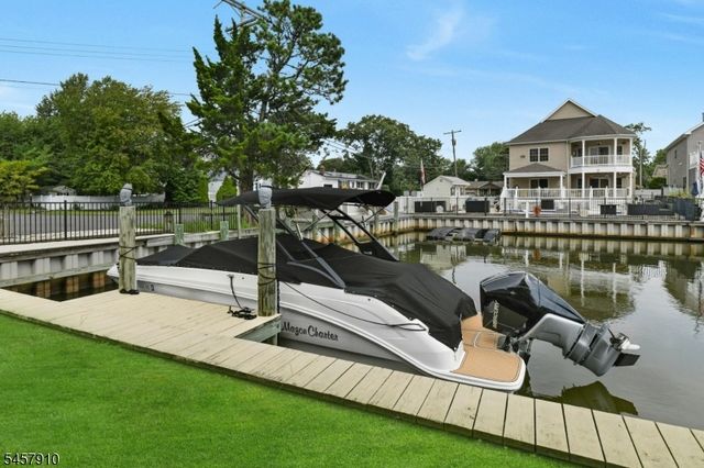 15 Starboard Ct, Brick Twp., NJ 08723