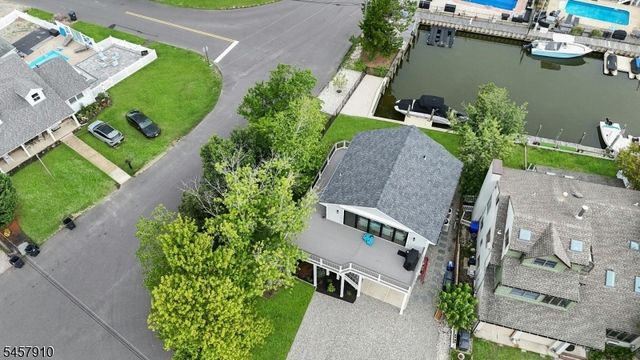15 Starboard Ct, Brick Twp., NJ 08723