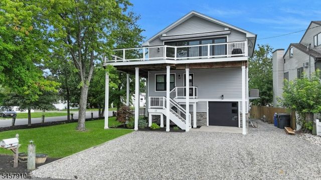 15 Starboard Ct, Brick Twp., NJ 08723