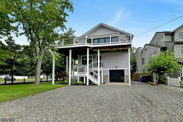 15 Starboard Ct, Brick Twp., NJ 08723