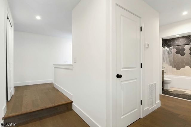 15 Starboard Ct, Brick Twp., NJ 08723