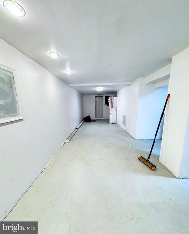 2213 BRYANT AVE, Baltimore, MD 21217