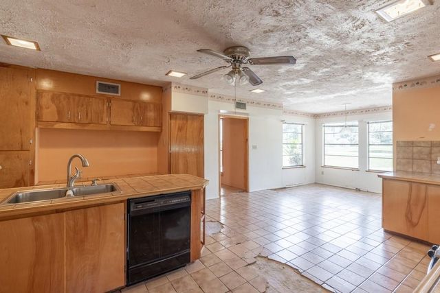 13119 Live Oak Lane, Old River-winfree, TX 77535