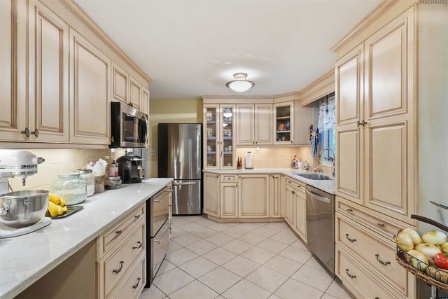 17 Rolling Ridge Road, Windham, NH 03087