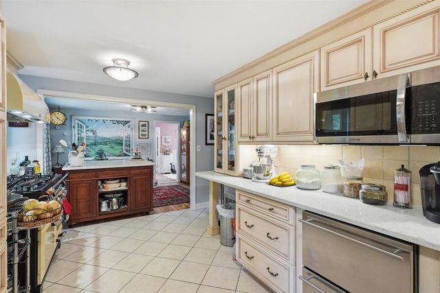 17 Rolling Ridge Road, Windham, NH 03087