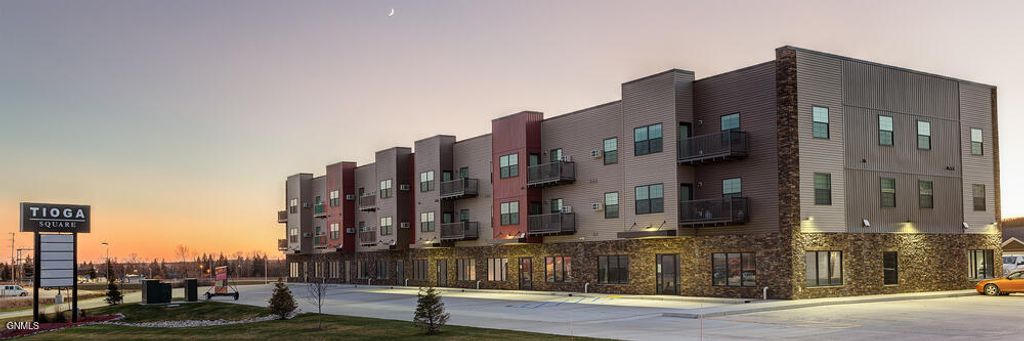 1002 Elm Street NE, Tioga, ND 58852