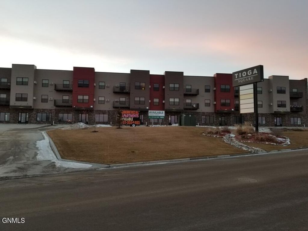 1002 Elm Street NE, Tioga, ND 58852 photo 3