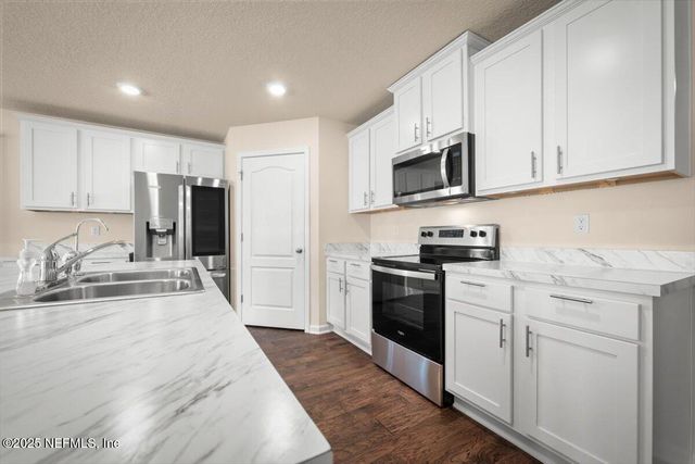 2080 DENTON, Green Cove Springs, FL 32043