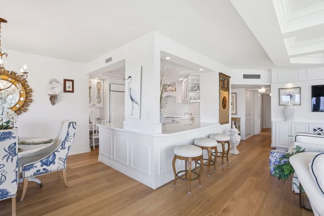 701 E Camino Real 2-J, Boca Raton, FL 33432