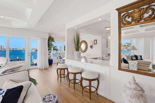 701 E Camino Real 2-J, Boca Raton, FL 33432