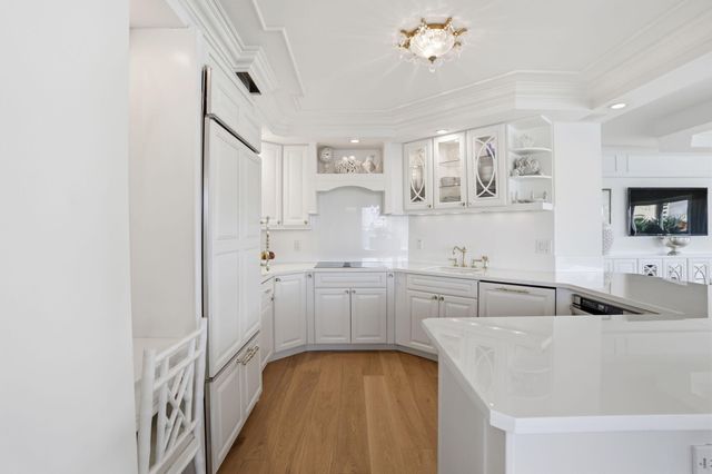 701 E Camino Real 2-J, Boca Raton, FL 33432