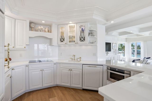 701 E Camino Real 2-J, Boca Raton, FL 33432