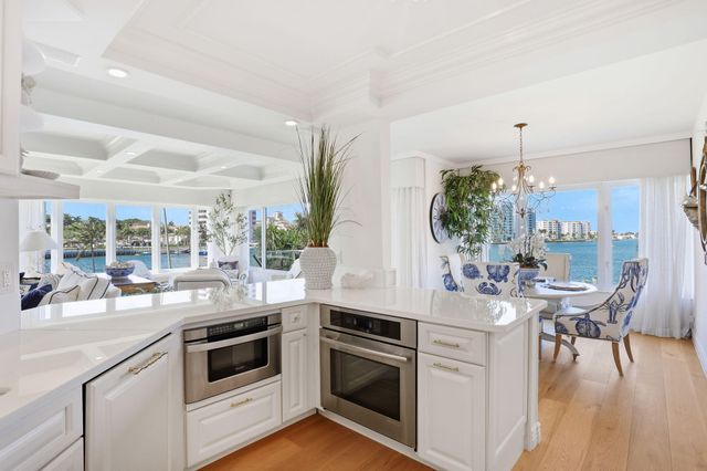 701 E Camino Real 2-J, Boca Raton, FL 33432