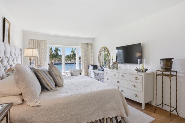 701 E Camino Real 2-J, Boca Raton, FL 33432