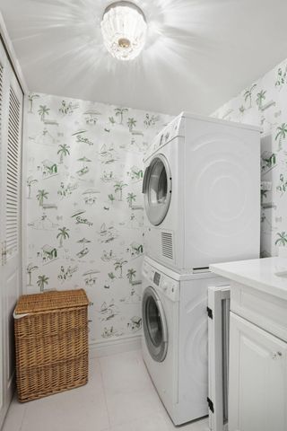 701 E Camino Real 2-J, Boca Raton, FL 33432