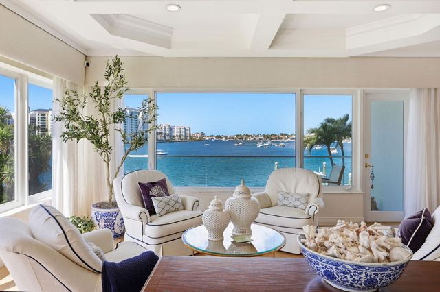 701 E Camino Real 2-J, Boca Raton, FL 33432