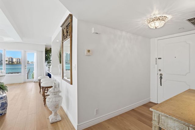 701 E Camino Real 2-J, Boca Raton, FL 33432