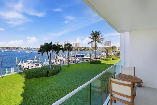 701 E Camino Real 2-J, Boca Raton, FL 33432