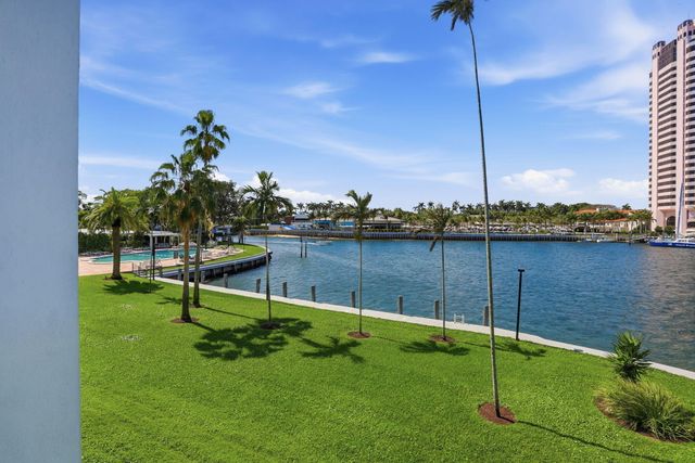 701 E Camino Real 2-J, Boca Raton, FL 33432