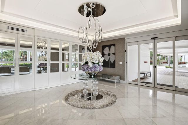 701 E Camino Real 2-J, Boca Raton, FL 33432