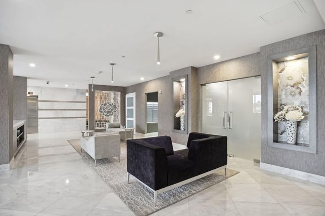 701 E Camino Real 2-J, Boca Raton, FL 33432