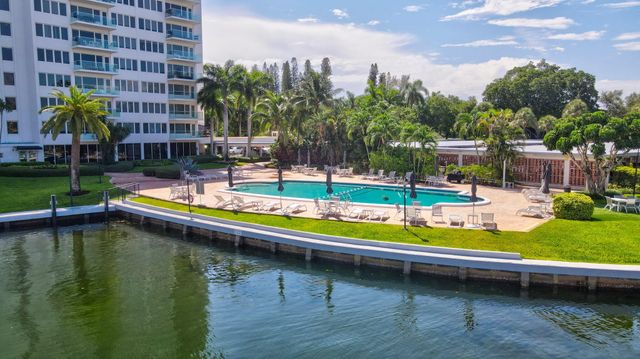 701 E Camino Real 2-J, Boca Raton, FL 33432