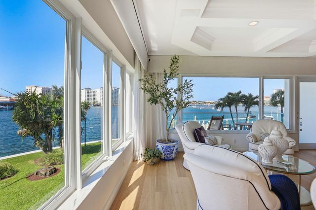 701 E Camino Real 2-J, Boca Raton, FL 33432