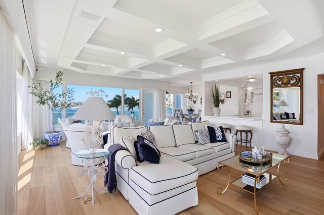 701 E Camino Real 2-J, Boca Raton, FL 33432