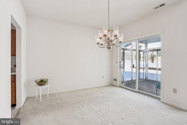 11 COVERED BRIDGE CIR, Columbus, NJ 08022