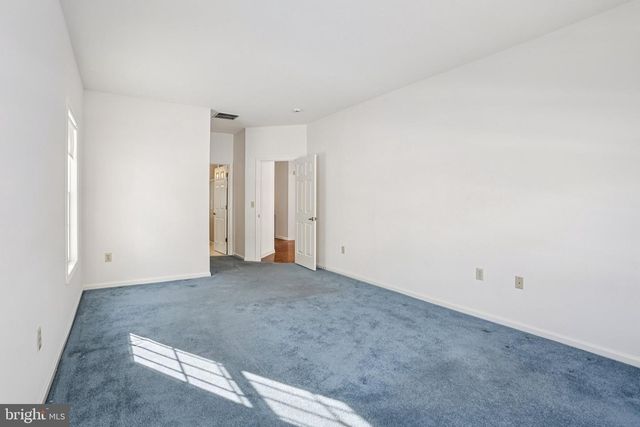 11 COVERED BRIDGE CIR, Columbus, NJ 08022