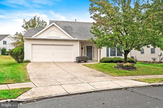 11 COVERED BRIDGE CIR, Columbus, NJ 08022