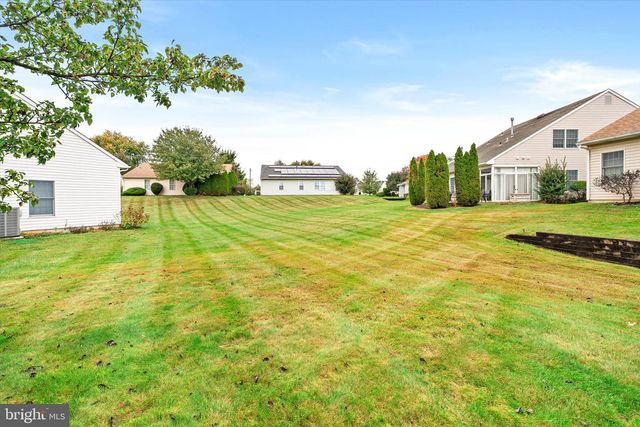 11 COVERED BRIDGE CIR, Columbus, NJ 08022