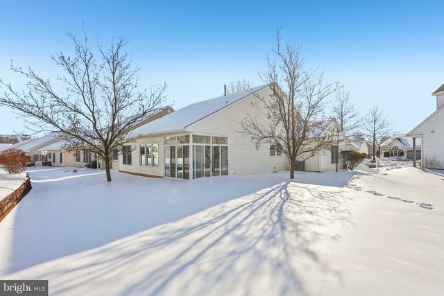 11 COVERED BRIDGE CIR, Columbus, NJ 08022