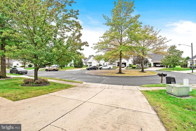 11 COVERED BRIDGE CIR, Columbus, NJ 08022