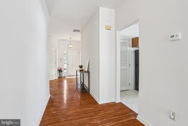 11 COVERED BRIDGE CIR, Columbus, NJ 08022